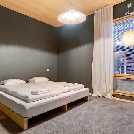 Arctic Modern In With Jacuzzi רובניימי