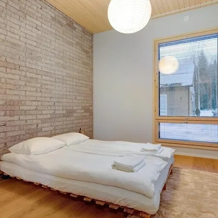 Arctic Modern In With Jacuzzi *