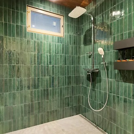 Arctic Modern In With Jacuzzi 로바니에미