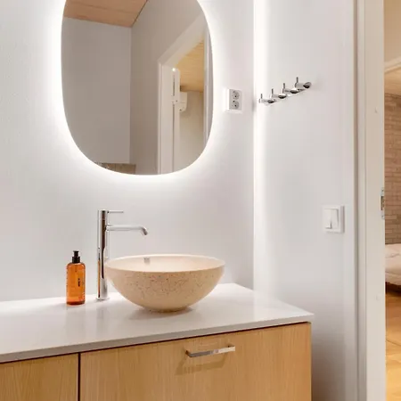 Arctic Modern In With Jacuzzi וילה *