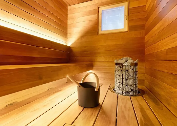 Arctic Modern In With Jacuzzi * רובניימי