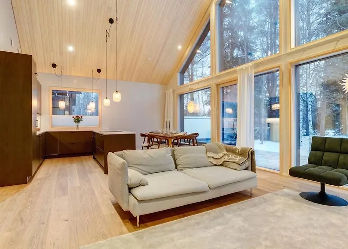 Arctic Modern In With Jacuzzi *