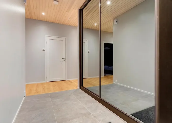 Arctic Modern In With Jacuzzi וילה רובניימי