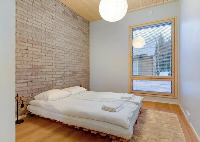 Arctic Modern In With Jacuzzi *